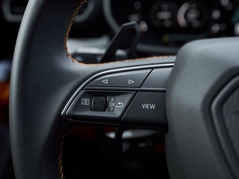 Used 2025 Lamborghini Urus SE image 53