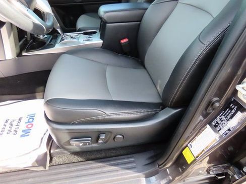 Used 2022 Toyota 4Runner SR5 Premium image 40