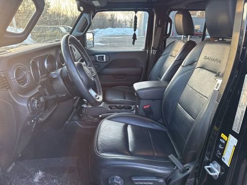 Used 2023 Jeep Wrangler Unlimited Sahara w/ Cold Weather Group image 13