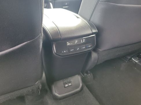 Certified 2024 Toyota Highlander LE image 24