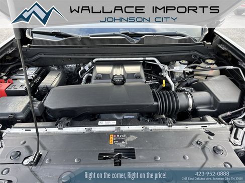 Used 2024 Chevrolet Colorado Trail Boss w/ Technology Package image 46