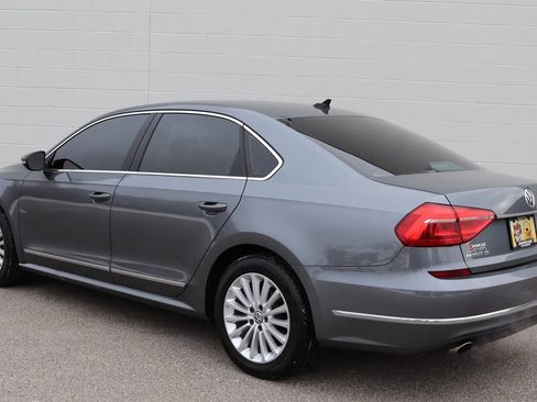 Used 2016 Volkswagen Passat 1.8T SE image 3