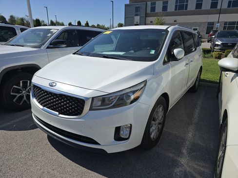 Used 2015 Kia Sedona EX image 6
