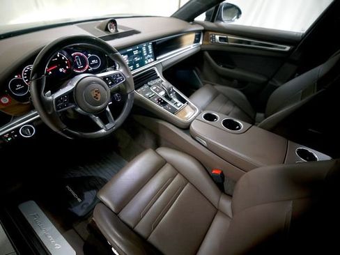 Used 2018 Porsche Panamera 4 Executive image 6