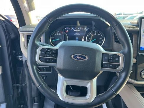 Used 2024 Ford Expedition Limited image 13