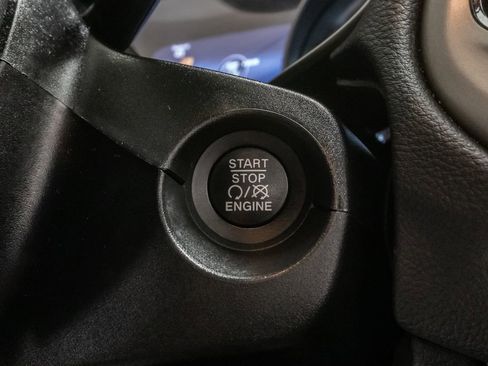 Used 2021 Jeep Compass Latitude AWD/4WD image 16