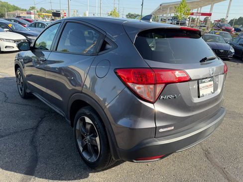 Used 2018 Honda HR-V EX image 3