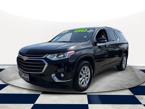 Used 2019 Chevrolet Traverse LT image 2