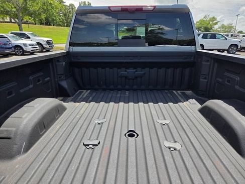 Used 2026 Chevrolet Silverado 2500 High Country w/ Technology Package AWD/4WD image 16