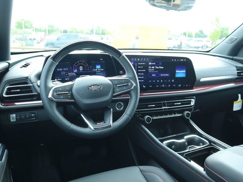 New 2026 Chevrolet Traverse Z71 w/ Enhanced Driving Package AWD/4WD image 2