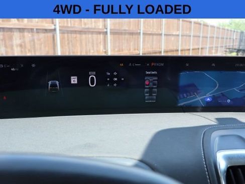 Used 2025 Ford Expedition Platinum w/ Driver's Package AWD/4WD image 17