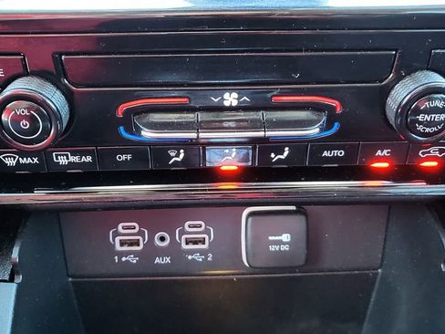 Used 2023 Jeep Grand Cherokee L Laredo image 36