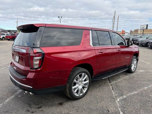 Used 2021 Chevrolet Suburban High Country image 3
