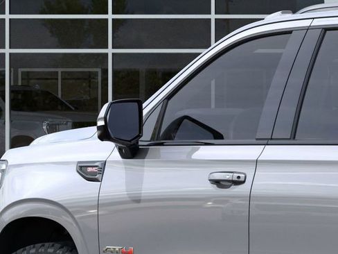 New 2026 GMC Yukon XL AT4 w/ AT4 Premium Plus Package AWD/4WD image 12