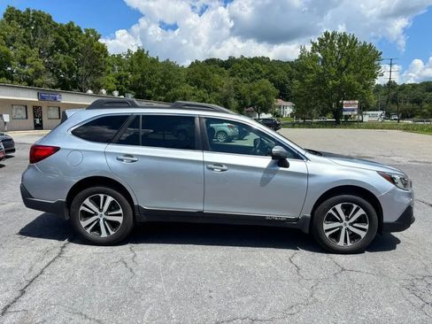 Used 2018 Subaru Outback 2.5i Limited AWD/4WD image 9