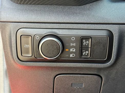 Used 2025 Ford Mustang Convertible RWD image 25