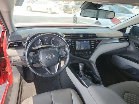 Used 2019 Toyota Camry SE w/ Carpet Mat Package FWD image 9