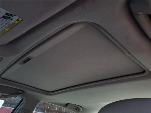 Used 2010 Toyota Camry LE FWD image 18