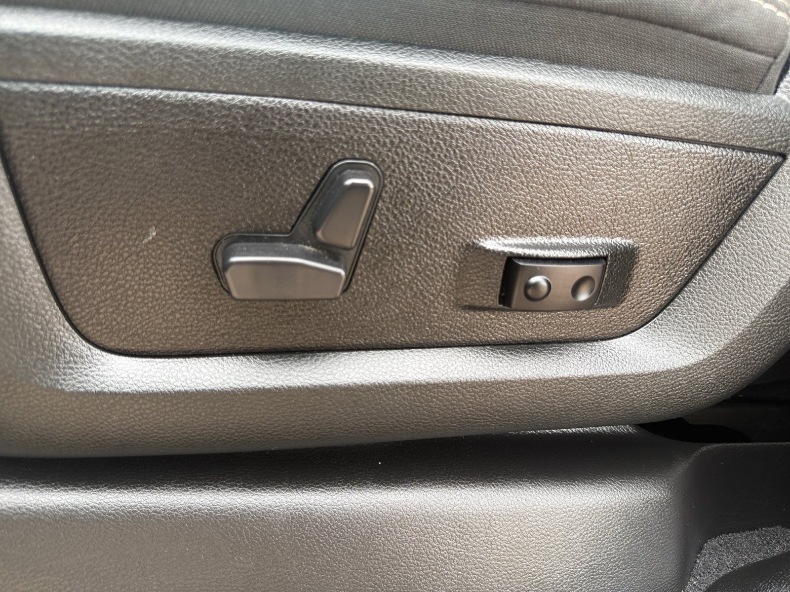 Used 2025 RAM 2500 Big Horn AWD/4WD image 14