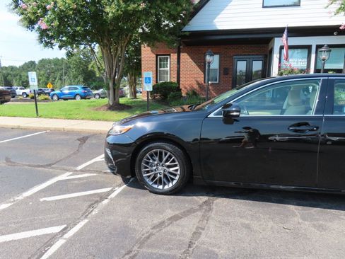 Used 2018 Lexus ES 350 w/ Premier Package FWD image 2