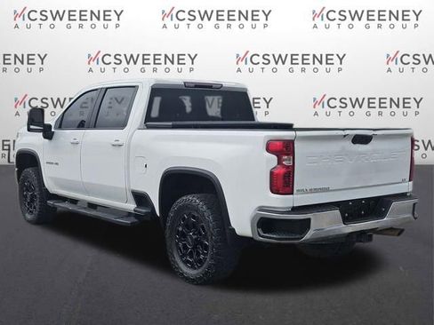 Used 2022 Chevrolet Silverado 2500 LT w/ Convenience Package image 3