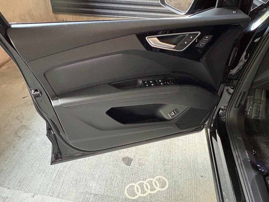 Used 2024 Audi Q4 e-tron Premium w/ Convenience Package AWD/4WD image 17