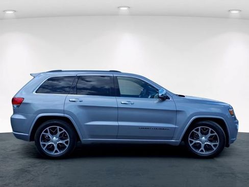 Used 2019 Jeep Grand Cherokee Overland AWD/4WD image 7