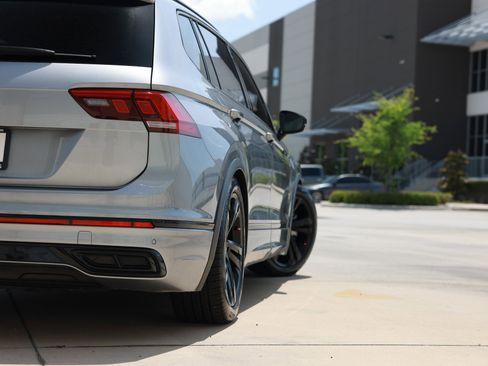 Used 2023 Volkswagen Tiguan SE R-Line FWD image 55