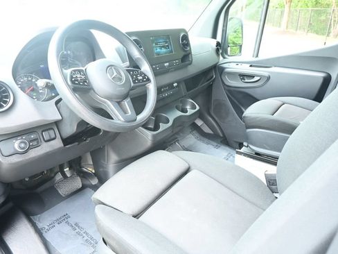 Used 2024 Mercedes-Benz Sprinter 2500 image 15
