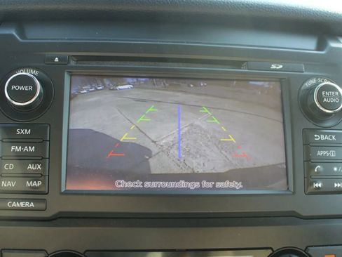 Used 2017 Nissan Titan SV image 20