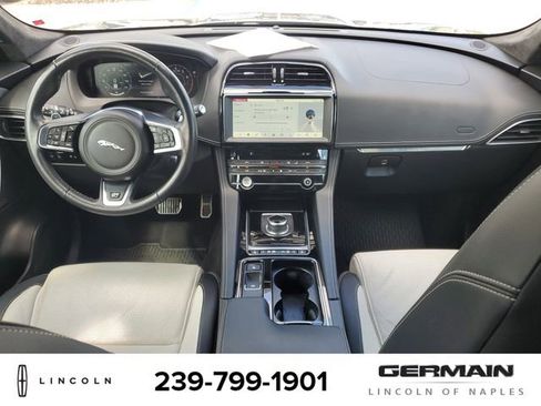 Used 2020 Jaguar F-PACE R-Sport image 16