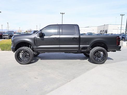 Used 2025 Ford F350 Platinum w/ Platinum Plus Package AWD/4WD image 3