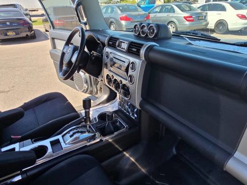 Used 2007 Toyota FJ Cruiser 4WD image 45
