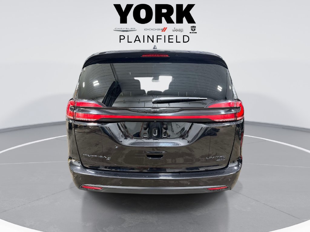 Used 2024 Chrysler Pacifica Limited w/ S Appearance Package AWD/4WD image 6