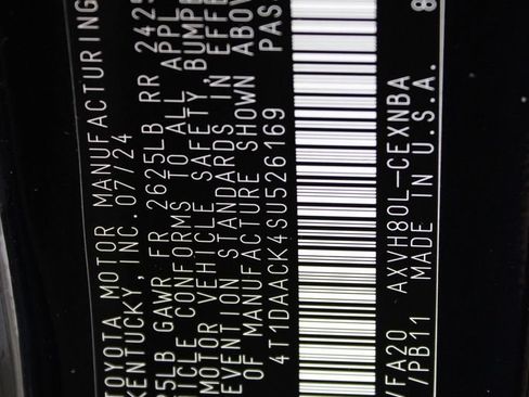 Used 2025 Toyota Camry LE FWD image 28