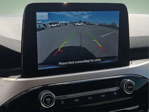 Used 2020 Ford Escape SE image 21