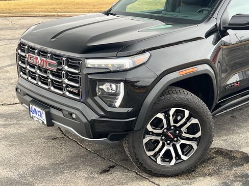 Used 2025 GMC Canyon AT4 w/ Nightfall Edition AWD/4WD image 8