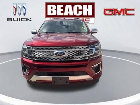 Used 2019 Ford Expedition Platinum RWD image 2