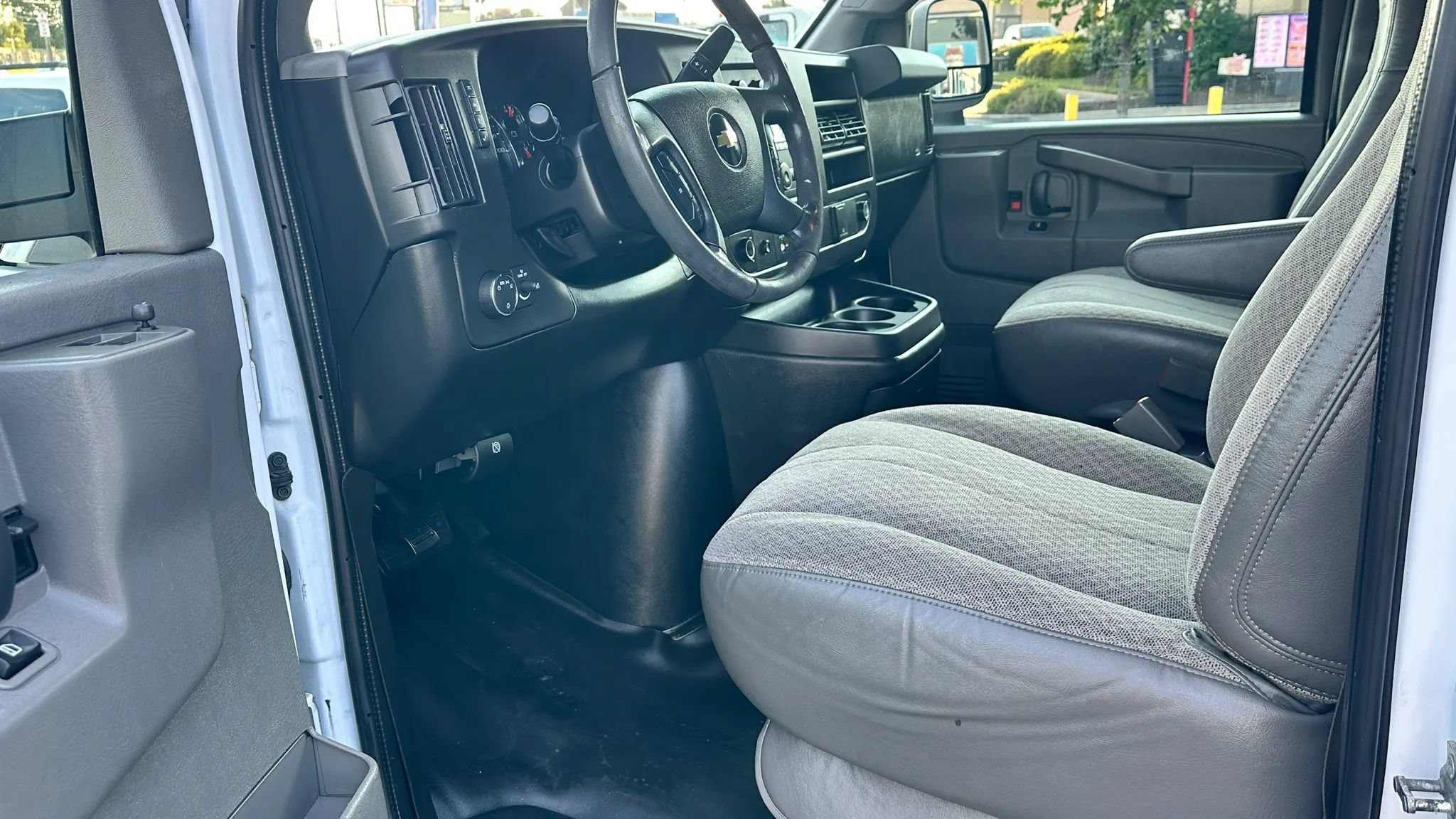 Used 2021 Chevrolet Express 2500 w/ Driver Convenience Package RWD image 13