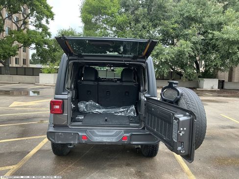 Used 2021 Jeep Wrangler Unlimited Sport AWD/4WD image 11
