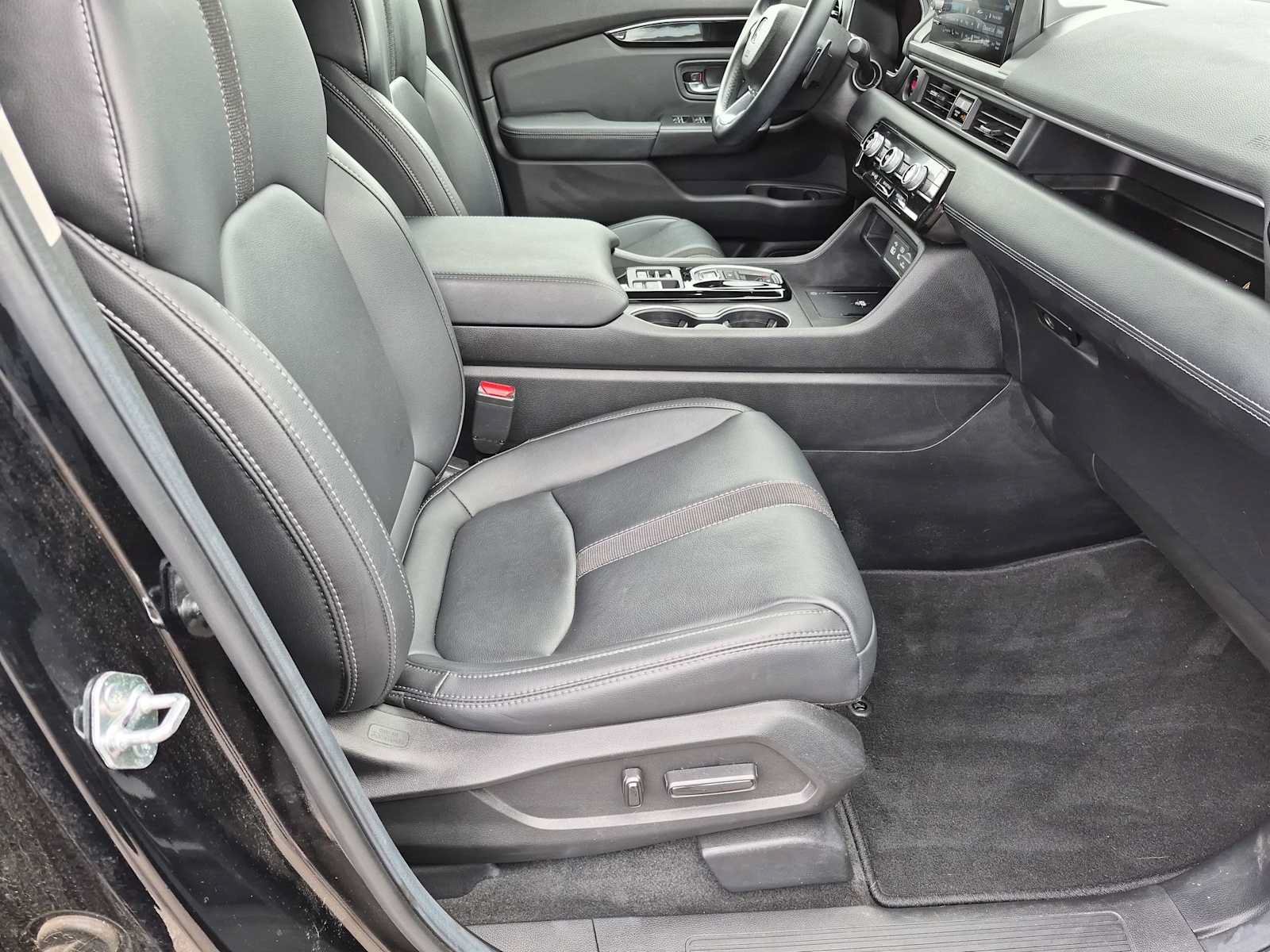 Certified 2025 Honda Pilot Touring image 22