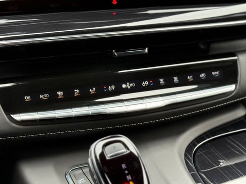 Used 2024 Cadillac Escalade V w/ LPO, ONYX Package AWD/4WD image 32
