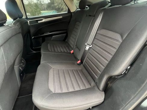 Used 2020 Ford Fusion SE image 13