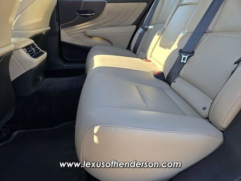 Certified 2023 Lexus LS 500 w/ Accessory Package (Z1) RWD image 13