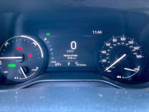 Used 2025 Toyota Sienna XLE image 24