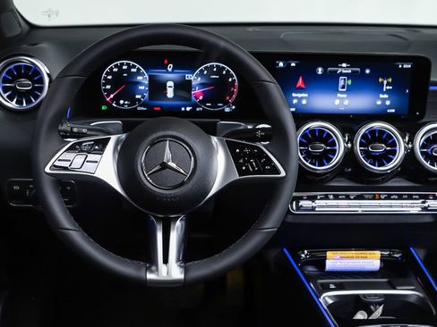 New 2026 Mercedes-Benz GLB 250 4MATIC image 14