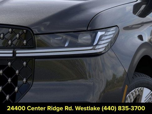 New 2026 Lincoln Navigator L Black Label AWD/4WD image 18