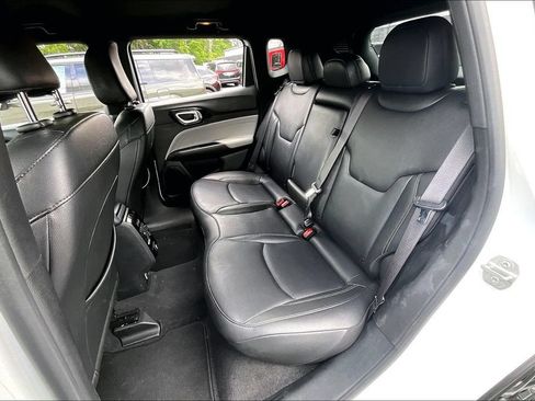 Used 2025 Jeep Compass Limited AWD/4WD image 20