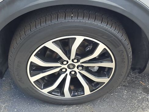 Used 2022 Ford Explorer ST-Line w/ Class IV Trailer Tow Package image 8