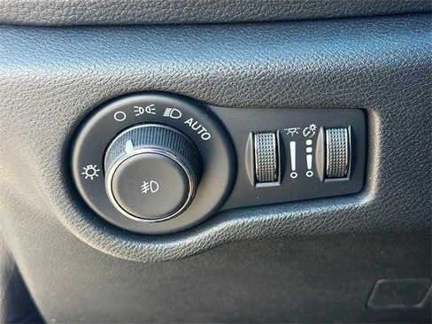 Used 2022 Chrysler Pacifica Pinnacle image 39